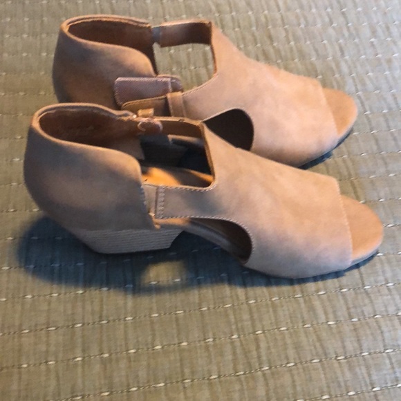 NATURAL SOUL SHOES- BLACK & TAN - Picture 2 of 16